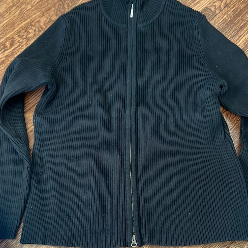 Women’s zip up sweater